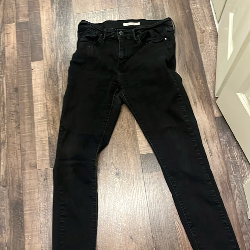 Levi's Black Skinny Jean